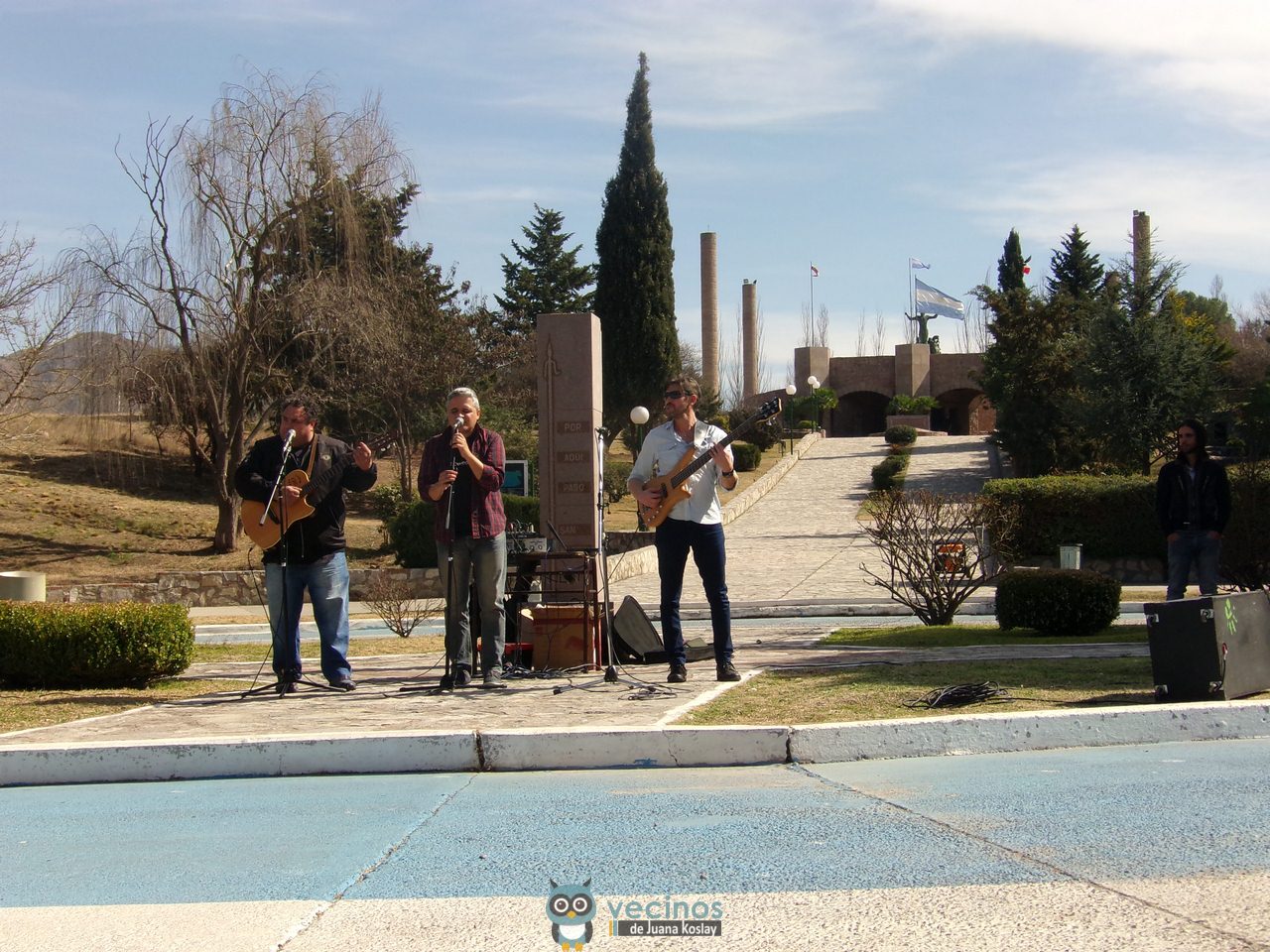 En Las Chacras, la Esc. Normal Juan Pascual Pringles conmemoró la muerte del Gral. San Martín