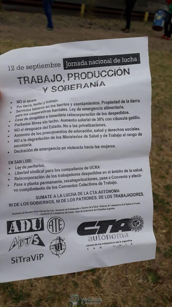 Manifestantes de la CTA realizaron un corte parcial de la Autopista Serranías Puntanas en protesta contra el Ajuste Nacional