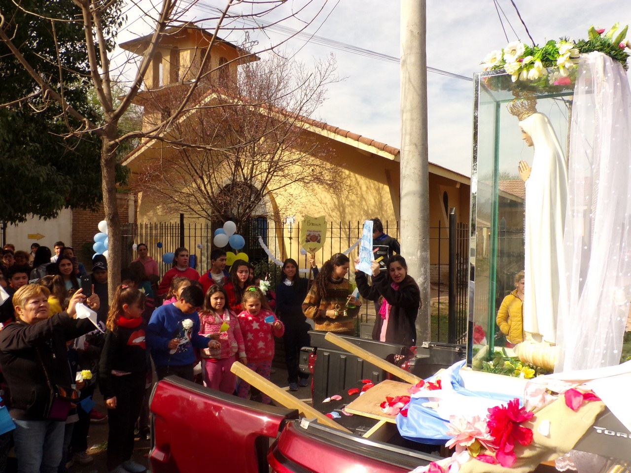 La Virgen Peregrina de Fátima llegó a Juana Koslay