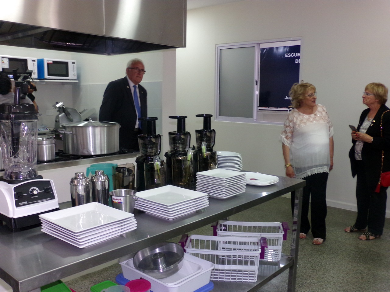 Se inauguró la Escuela de Cocina en el Centro de Oficios Municipal