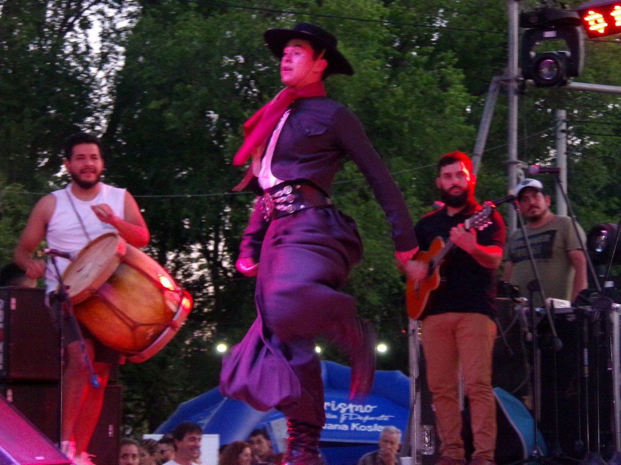 La magia del “Arbol de tus Sueños” convocó a cientos de familias