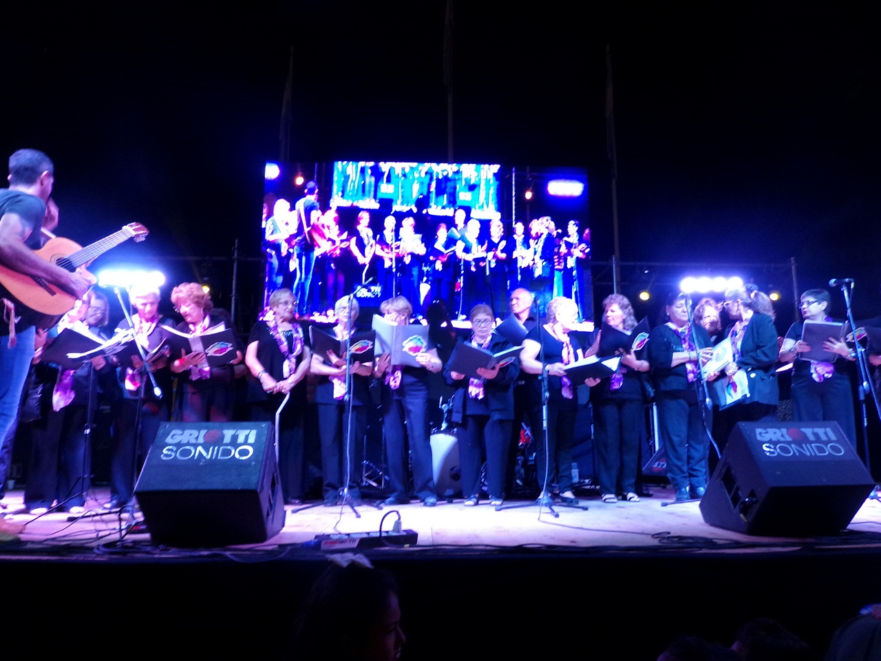 La magia del “Arbol de tus Sueños” convocó a cientos de familias