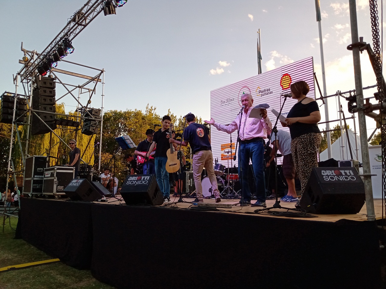 La magia del “Arbol de tus Sueños” convocó a cientos de familias