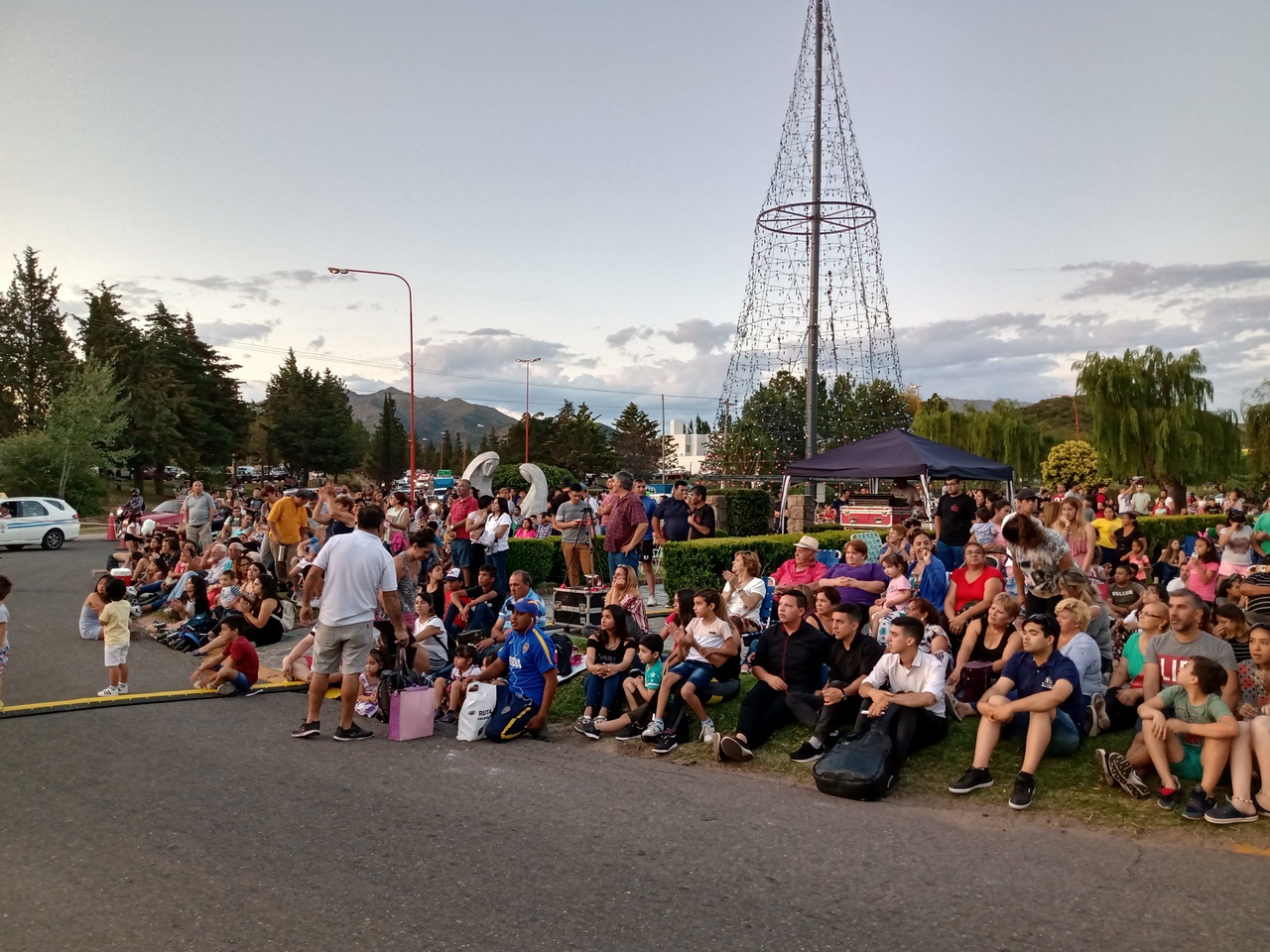La magia del “Arbol de tus Sueños” convocó a cientos de familias