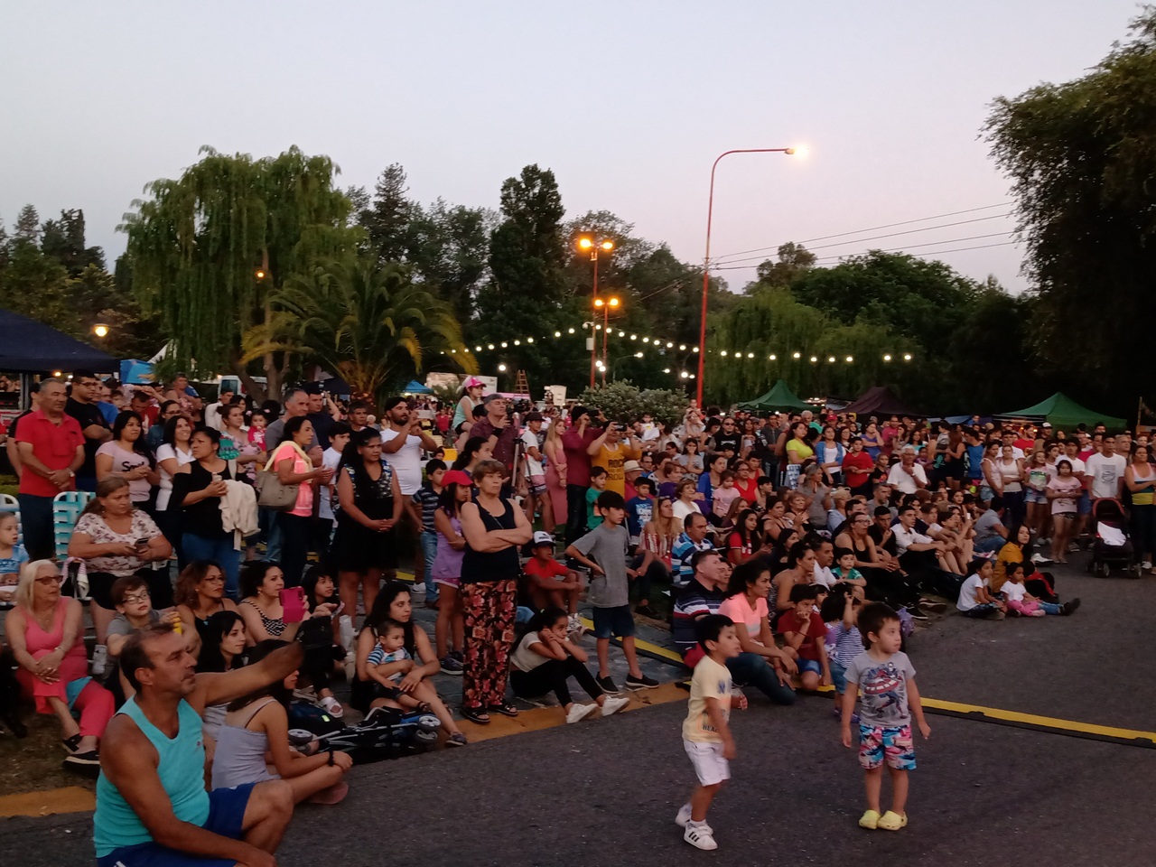 La magia del “Arbol de tus Sueños” convocó a cientos de familias