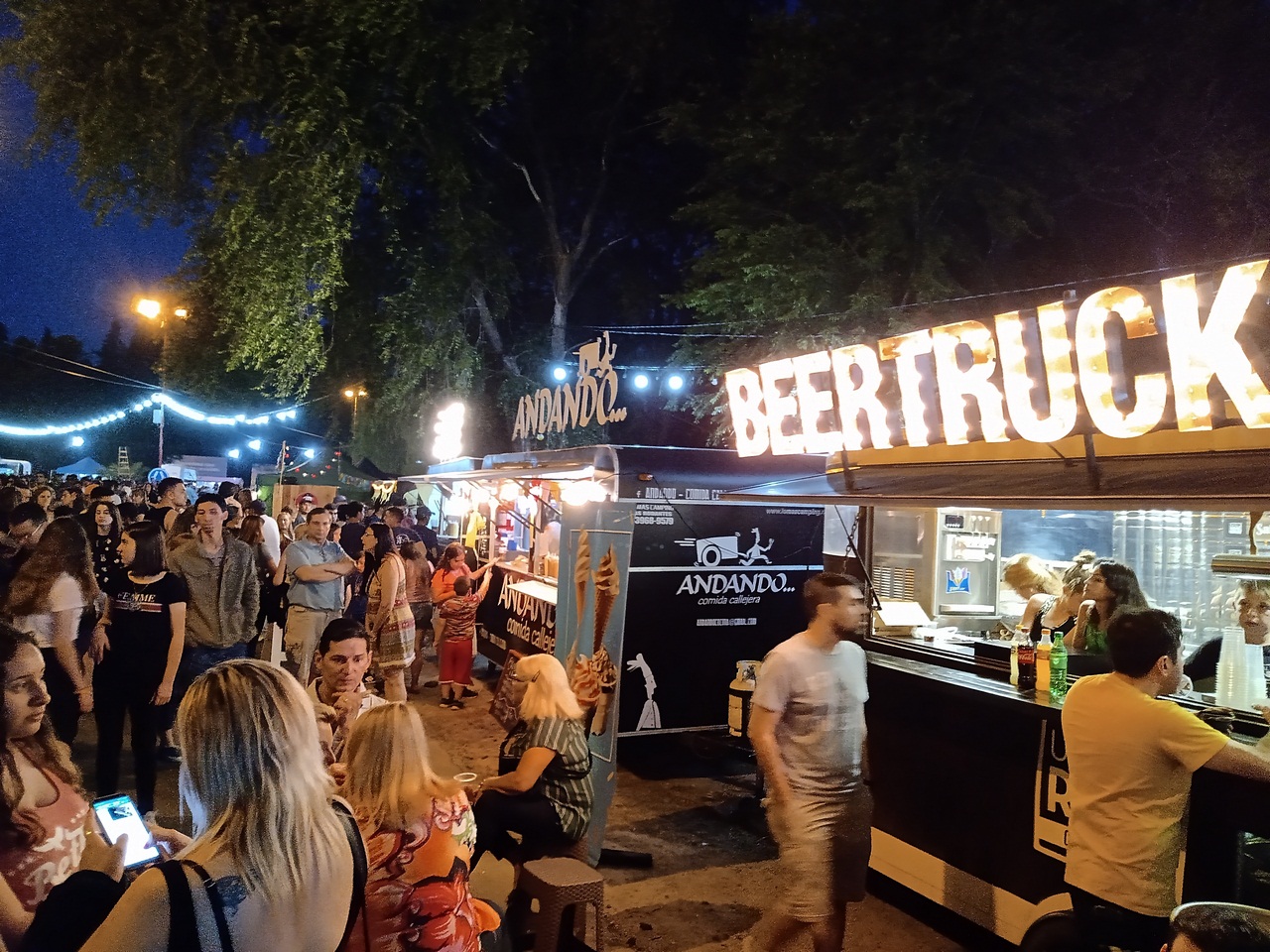 La magia del “Arbol de tus Sueños” convocó a cientos de familias