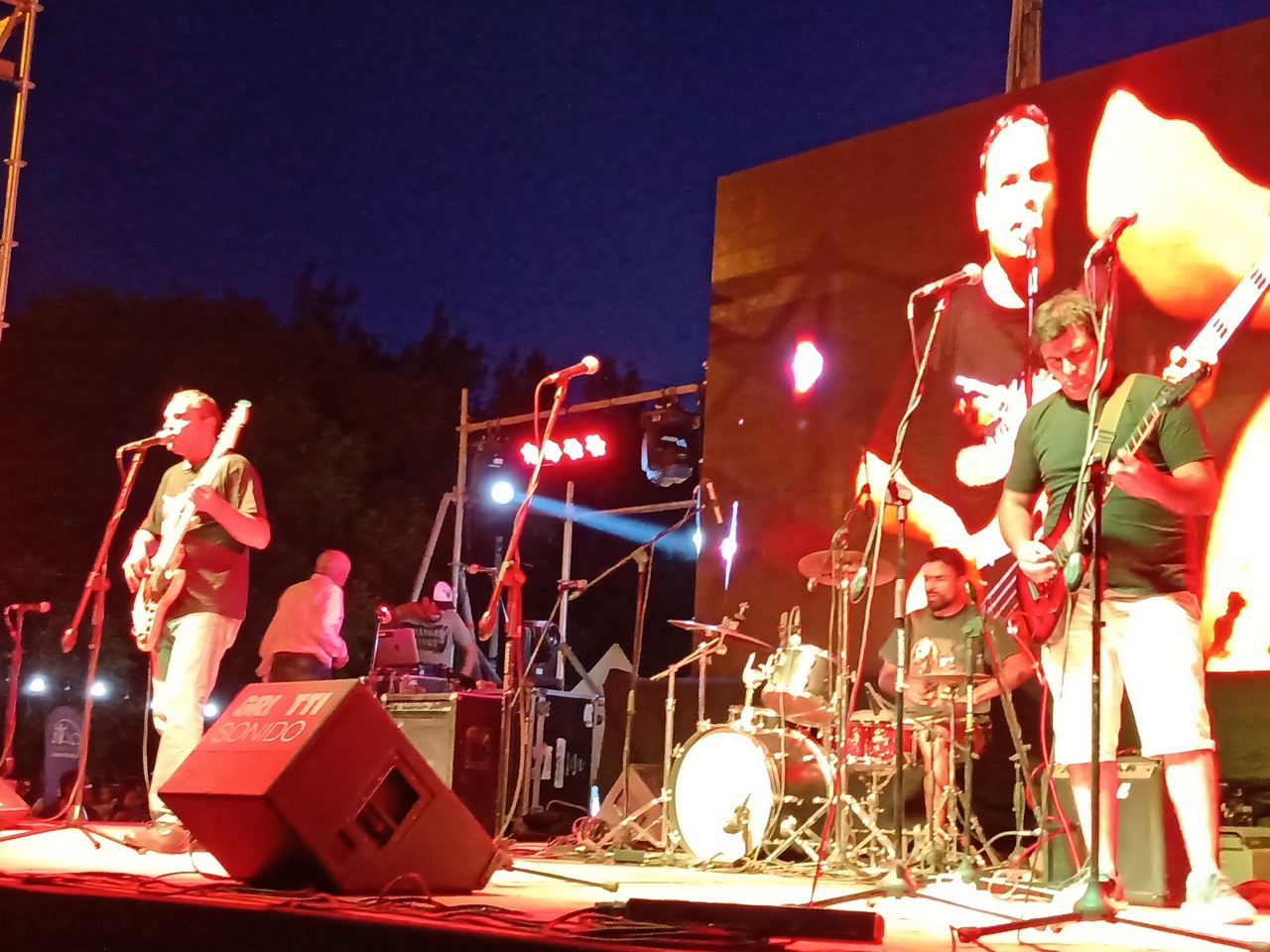La magia del “Arbol de tus Sueños” convocó a cientos de familias