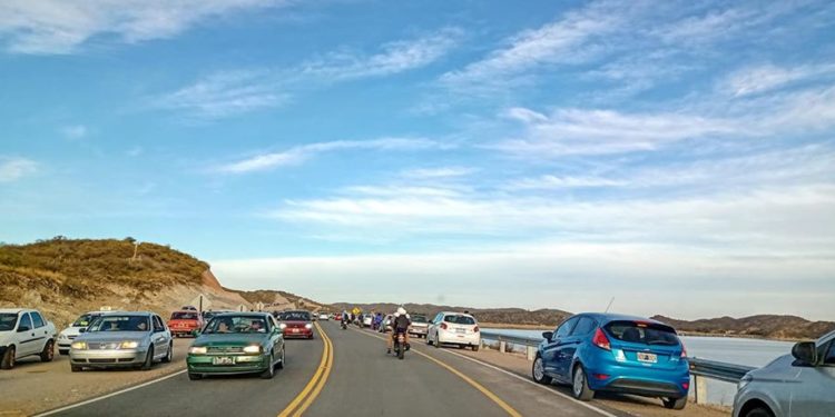 Piden más controles para evitar aglomeraciones en el dique Cruz de Piedra