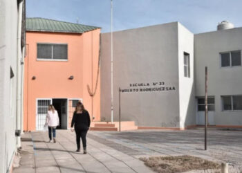 Boca quiere renovar el vínculo con la escuela Nº 23 UMBERTO rRODRÍGUEZ SAÁ que donó en 1968