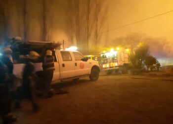 En estos momentos, Incendio forestal entre Potrero de los Funes y Volcán.