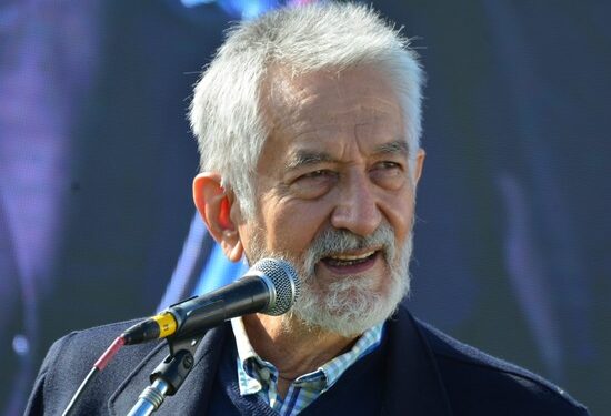 Por ser contacto estrecho de casos positivos, hisoparon al gobernador Alberto Rodríguez Saá