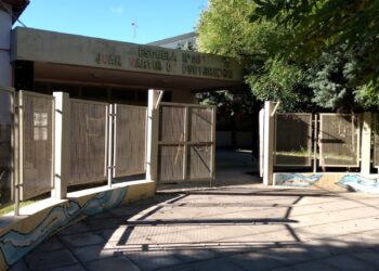 3era entrega de bolsones de mercadería en escuela 264 Martín de Pueyrredón