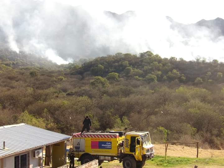 Se reactivó el fuego en ruta del Portezuelo