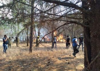 El municipio colabora junto a los vecinos en los incendios que afectan a la ciudad