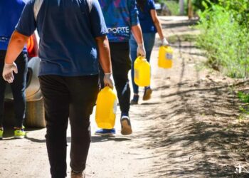 La municipalidad intensifica la entrega de cloro para desinfección en prevención del Coronavirus.