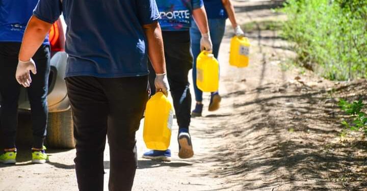 La municipalidad intensifica la entrega de cloro para desinfección en prevención del Coronavirus.