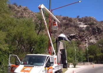 Reemplazo De Luminaria En Ruta 18 Entre ruta Cruz De Piedra Y Potrero De Los Funes.