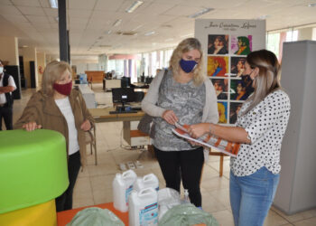 Escuelas de San Luis y Juana Koslay recibieron kits COVID-19