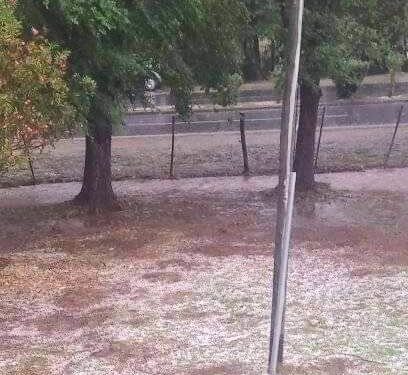 Juana Koslay se vio sorprendida por caida de granizo.