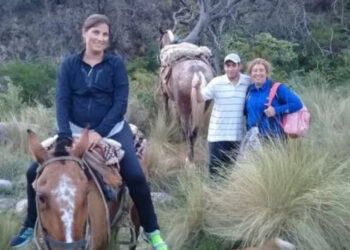 Bomberos de Potrero rescataron a una mujer en las sierras