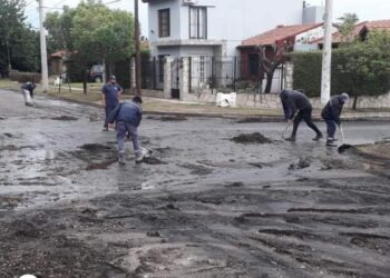 Intensos operativos de mantenimiento y limpieza de calles.