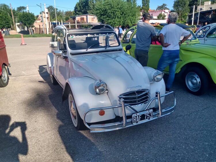 Encuentro CITROEN 2Cv en Potrero de los Funes.