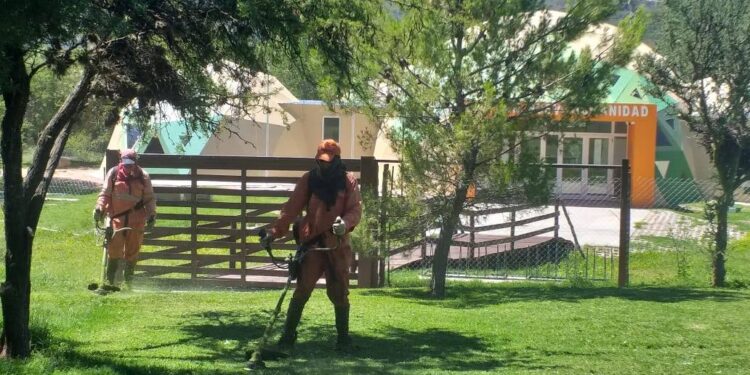 Labores en espacios verdes de Potrero de los Funes
