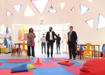 Trotta recorrió la Escuela Generativa “Nueva Humanidad” en Potrero de los Funes