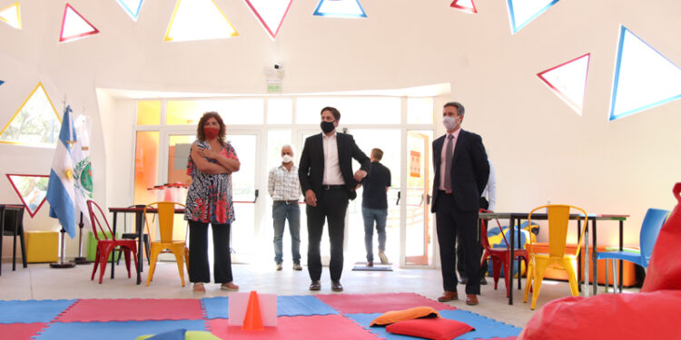 Trotta recorrió la Escuela Generativa “Nueva Humanidad” en Potrero de los Funes