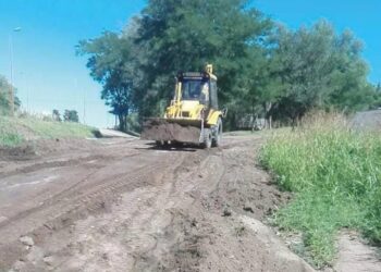 CONTINÚA EL TRABAJO DE ARREGLO SOBRE LAS CALLES QUE QUEDARON AFECTADAS POR LAS FUERTES LLUVIAS.