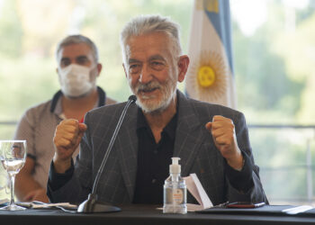 EL GOBERNADOR ANUNCIÓ INCREMENTOS SALARIALES, PLAN DE INCLUSIÓN Y BECAS