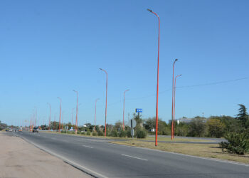 Finalizó la obra de recambio de luminarias en la Avenida Santos Ortiz