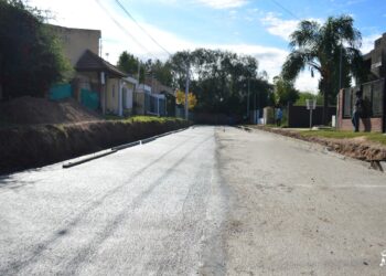 Otro acuerdo Vecinos-Municipio permite asfaltar más calles en Juana Koslay.