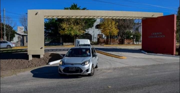QUEDÓ HABILITADO EL NUEVO INGRESO AL BARRIO CERROS COLORADOS