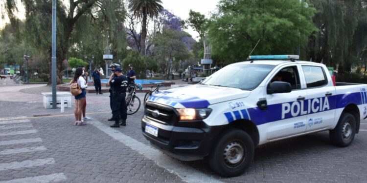 Cuáles son los trabajadores que pueden circular durante el aislamiento