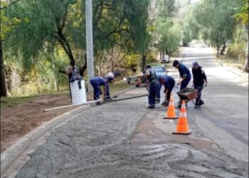ATENCIÓN: TRANSITAR CON CUIDADO DICE AVENIDA CRUZ DE PIEDRA