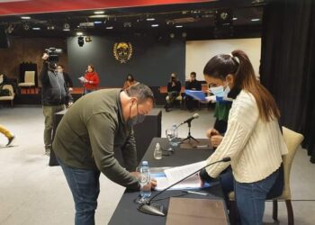 MÁS HORMIGÓN, VEREDAS Y CORDONES CUNETAS SERÁN LAS OBRAS QUE BENEFICIARÁN A JUANA KOSLAY