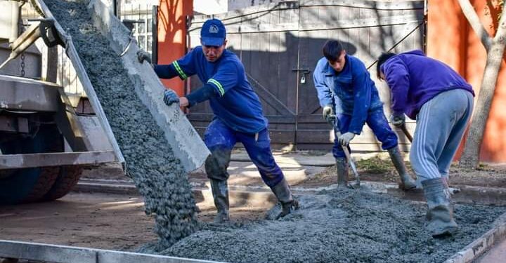 ACUERDO MUNICIPIO-VECINOS Y PAVIMENTO EN MARCHA