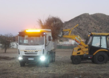 Intensos operativos de desmalezado, retiro de escombros en distintos puntos de la ciudad