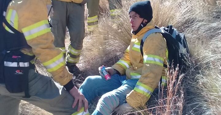 Bomberos hallaron al joven que desde el domingo se encontraba perdido en las sierras