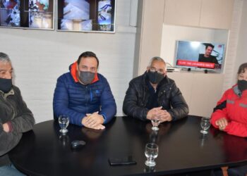 El intendente de Juana Koslay se reunió con jubilados del Centro “Siempre Primavera” para colaborar con la calefacción