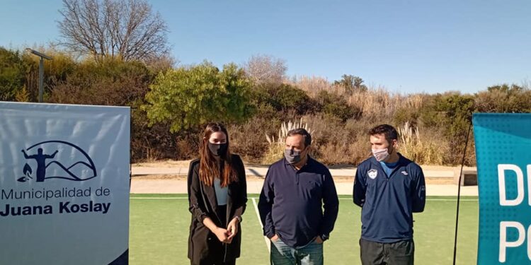 INICIACIÓN DE LAS ESCUELAS DEPORTIVAS EN JUANA KOSLAY.