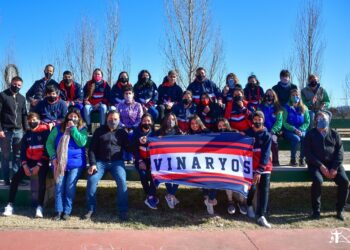 Alumnos de escuelas de diferentes parajes recibieron la indumentaria de su promoción