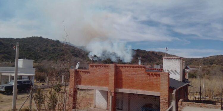 Incendio forestal en Potrero de los Funes