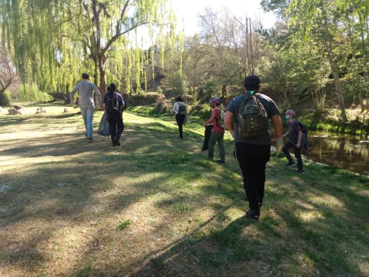 Pequeños cadetes de bomberos voluntarios del Volcán y el amor por el cuidado del medioambiente