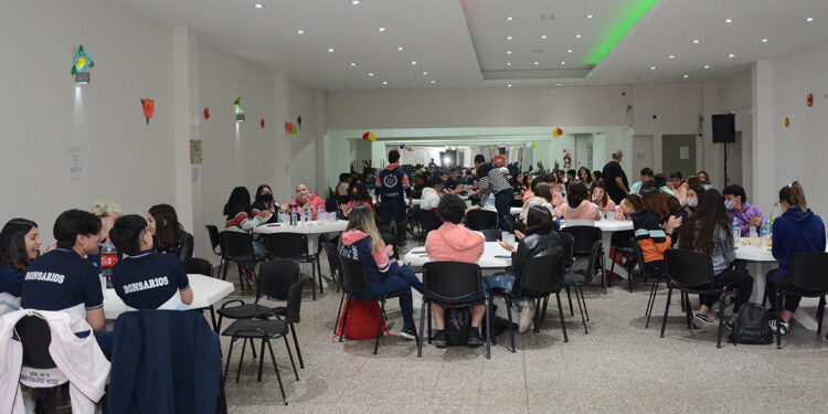 Se realizó un encuentro con promos y prepromos para hacer balances de la Semana del Estudiante y escuchar sus expectativas para la fiesta de egresados