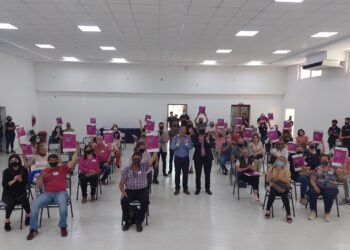 38 familias de Juana Koslay recibieron las escrituras de sus viviendas