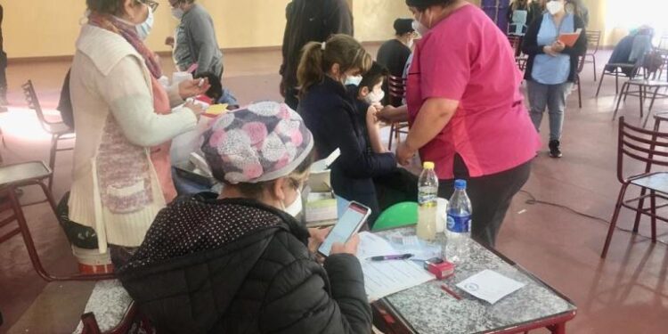 Niños de 3 a 11 años recibieron sus vacunas en la ciudad de San Luis y Juana Koslay