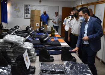 La Policía recibió nuevo equipamiento e indumentaria.