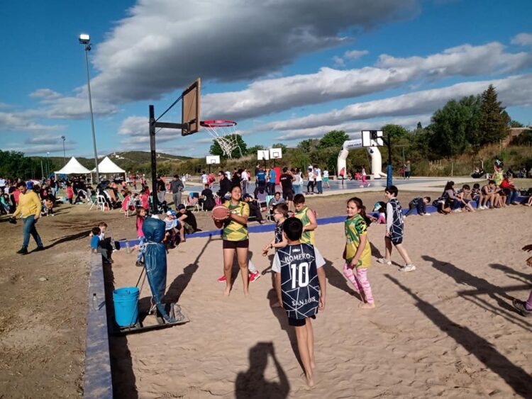 La fiesta del Mini Básquet se vivió a pleno en Juana Koslay